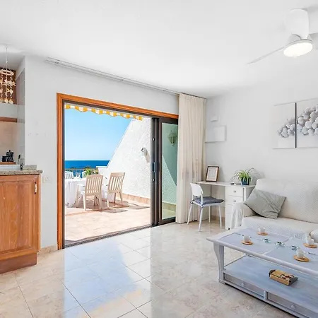 Oceanview 2br In Gigantes